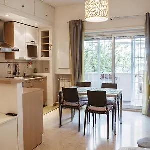  Appartamento Quiet Studio With Balcony - 30 Min To Center - Airport Link - By Orpi Rent